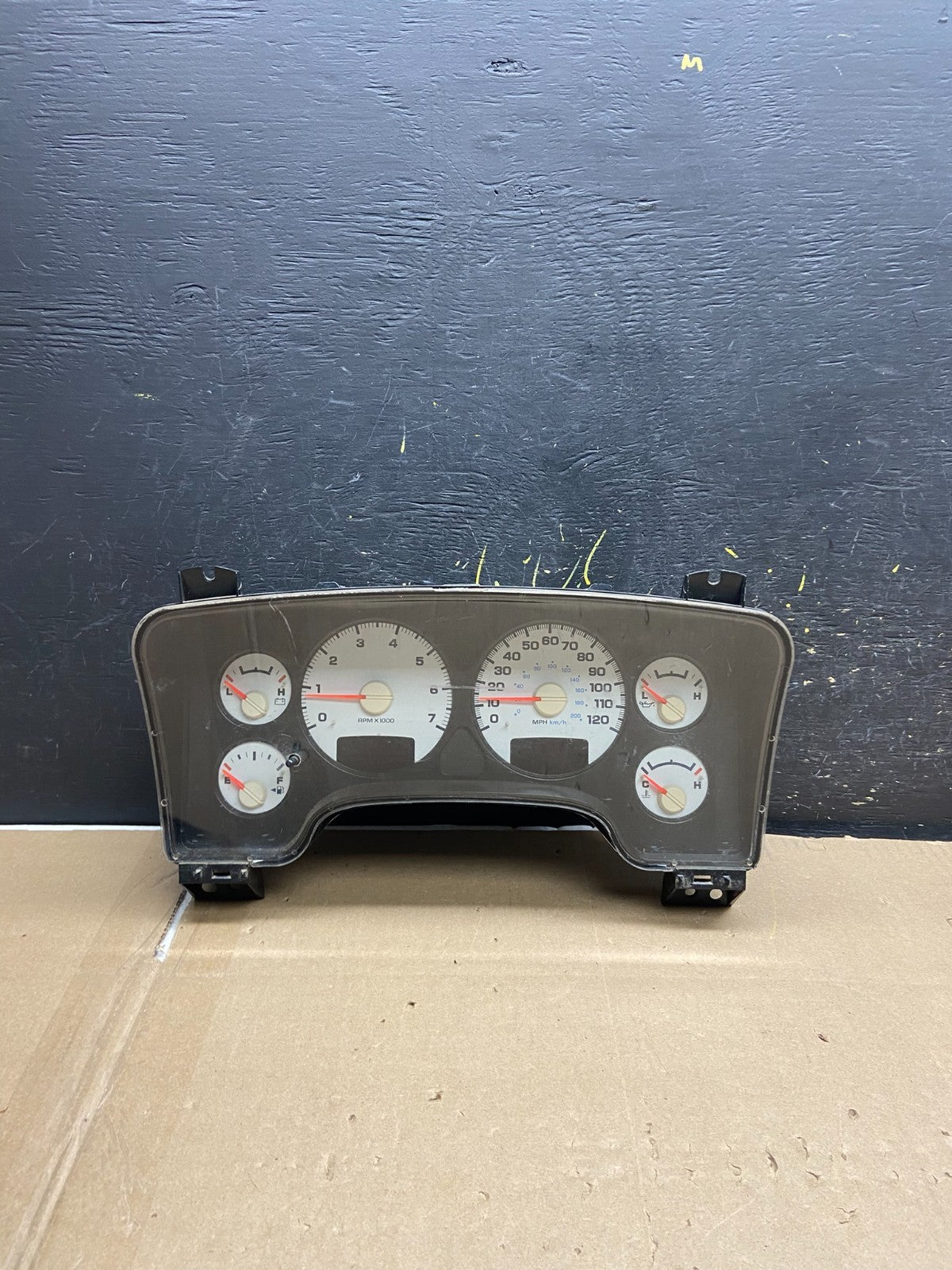 2003 2007 Dodge Ram 1500 Instrument Speedometer Gauge Cluster AD1705 DG0