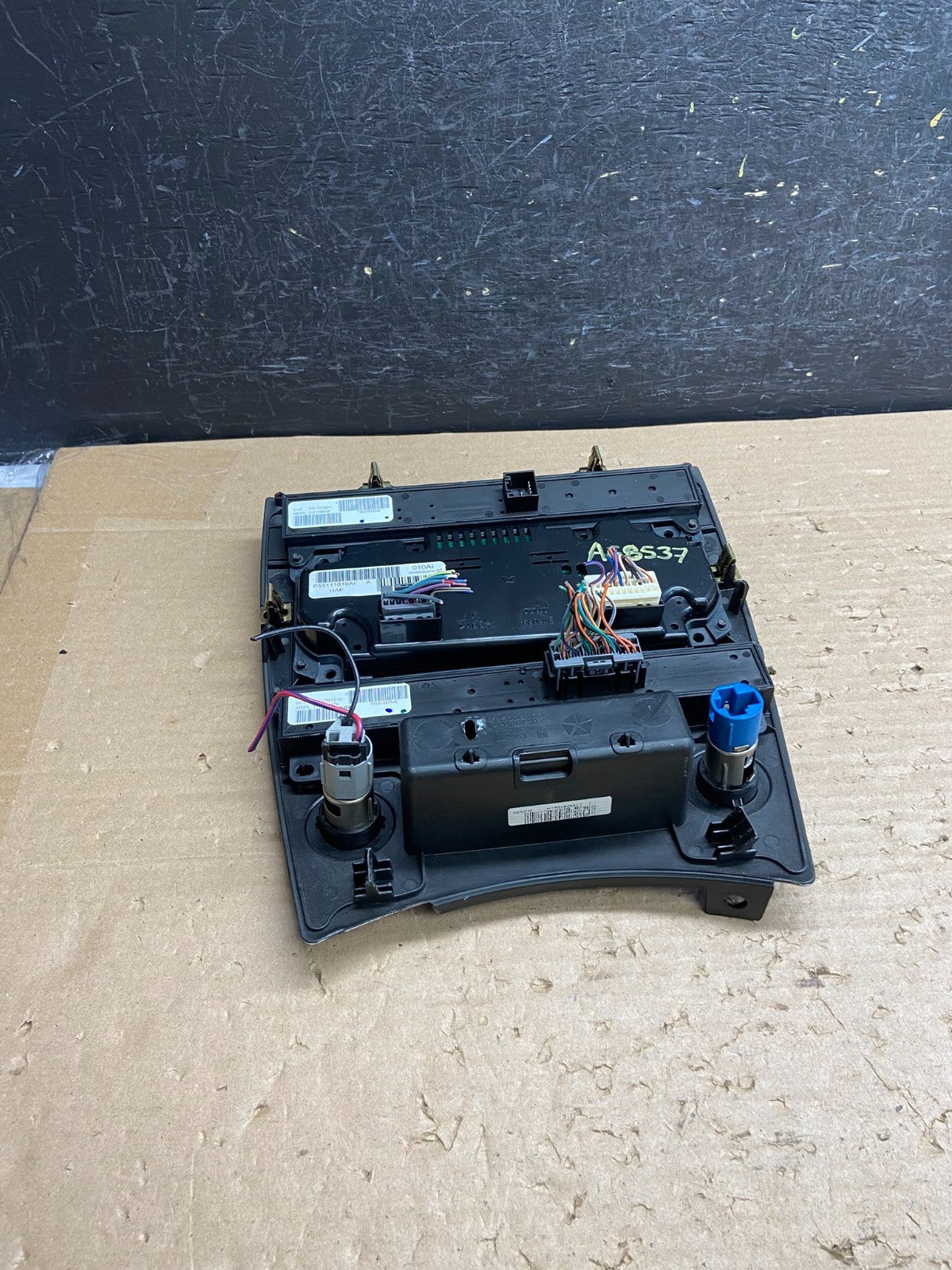 2005 2006 2007 Jeep Commander Grand Cherokee A/C Climate Control Bezel AG8537 DG4
