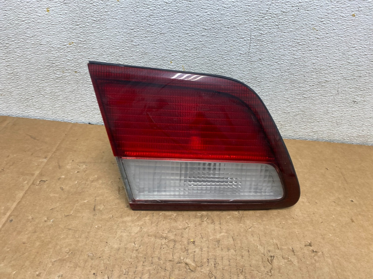 1997 1998 1999 Nissan Maxima Left Driver LH Inner Tail Light I0425 DG10