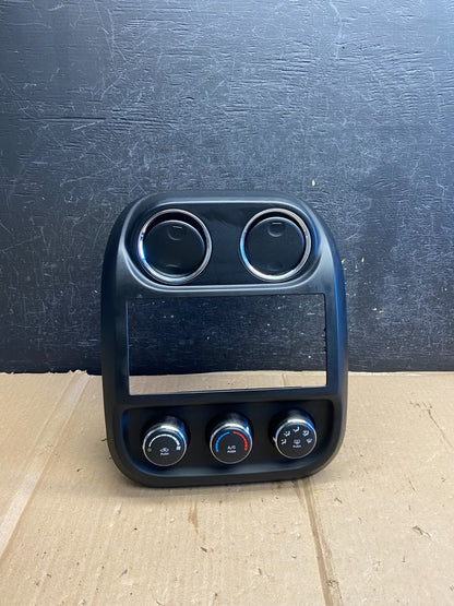 2011 to 2017 Jeep Compass Dash Climate Temperature Control Radio Bezel AI2703 DG0
