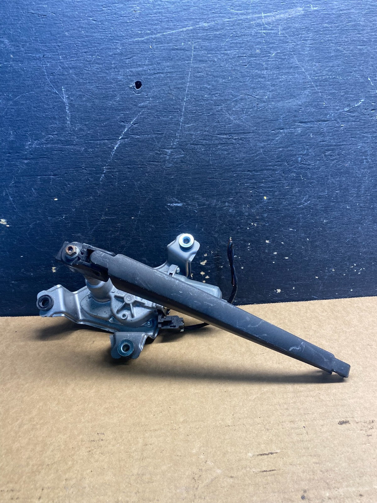 2014-2021 Dodge Durango  Tailgate Back Door Rear Wiper Motor Wiper aa0952 DG0