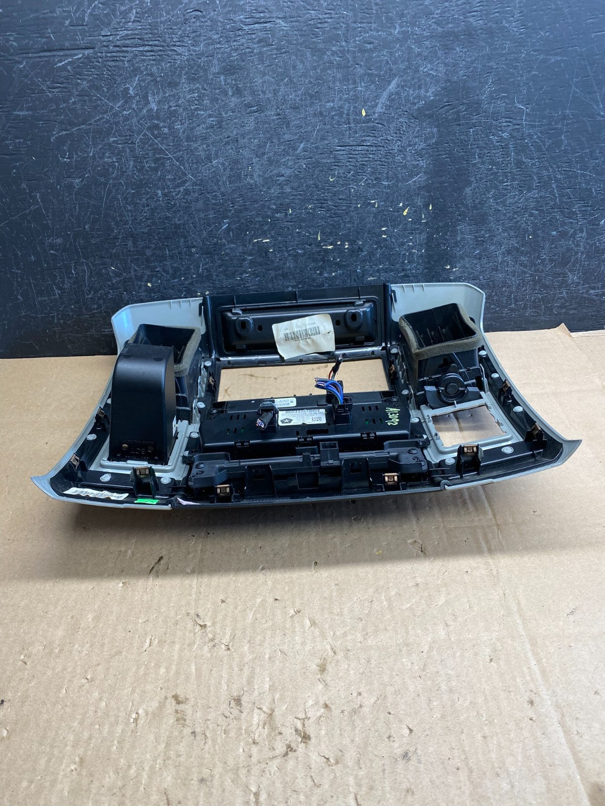 2009 to 2010 Dodge Ram 1500 Center Dash Radio Screen Climate Panel AI3092 DG3