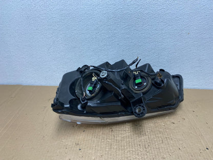 2011 to 2016 Chrysler Town and Country Right Passenger Headlight AC3904 DW5