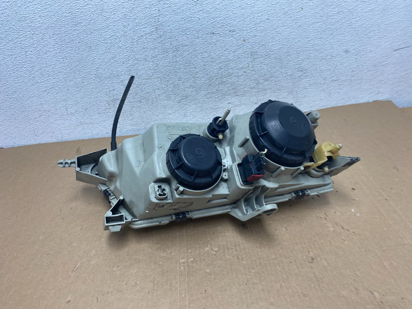 1999 to 2003 Saab 9-3 Front Left Driver LH Side Halogen Headlight AD7945 DG3