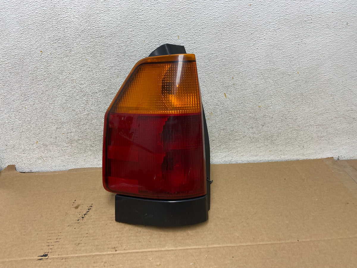 2002 to 2009 Gmc Envoy Left Driver Lh Side Tail Light AH7771 LK0