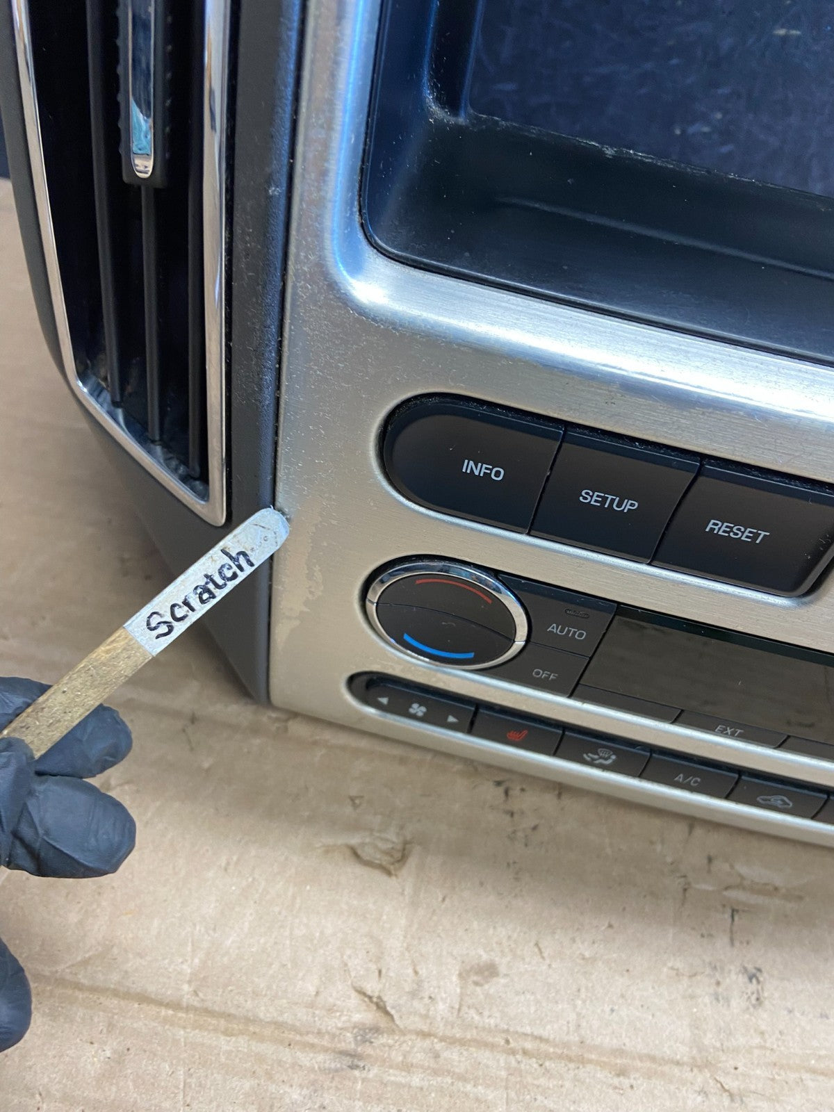 2007 - 2010 Ford Edge Heater Climate Control Radio Control Dash Bezel AF2206 DG3