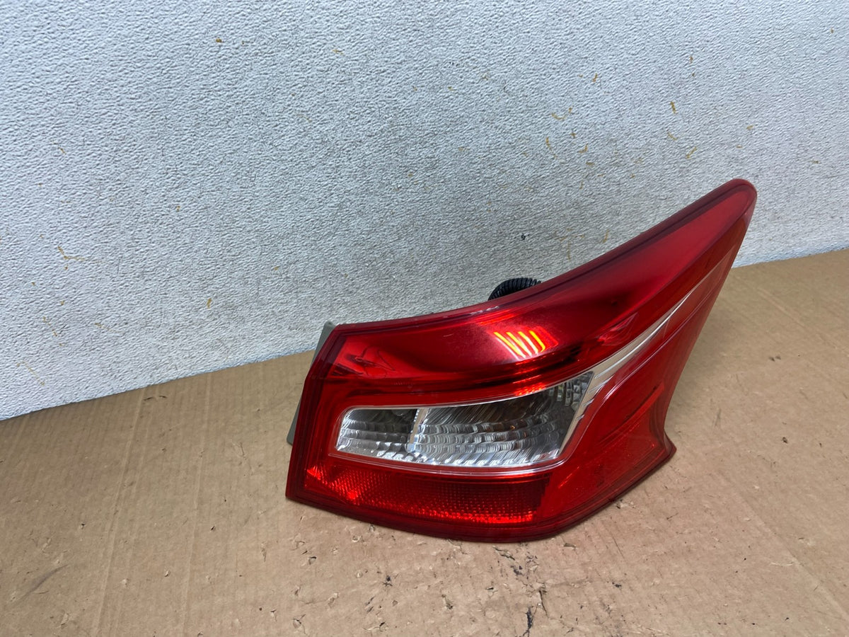 2016 2017 2018 Nissan Sentra Right Passenger RH Side Tail Light AI9052 LK0