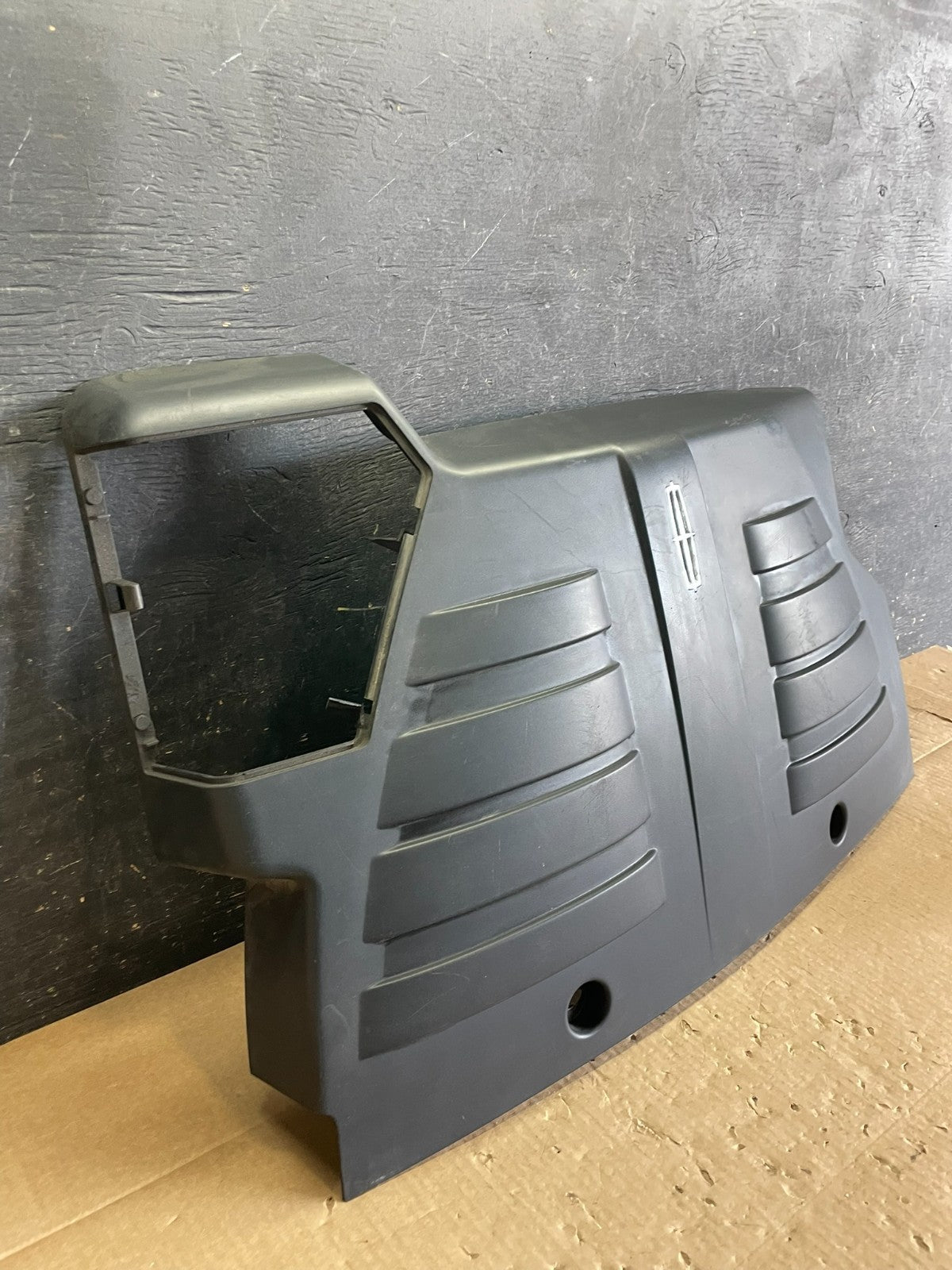 2004 Lincoln Aviator Engine Motor Cover OEM aa6112 DG1