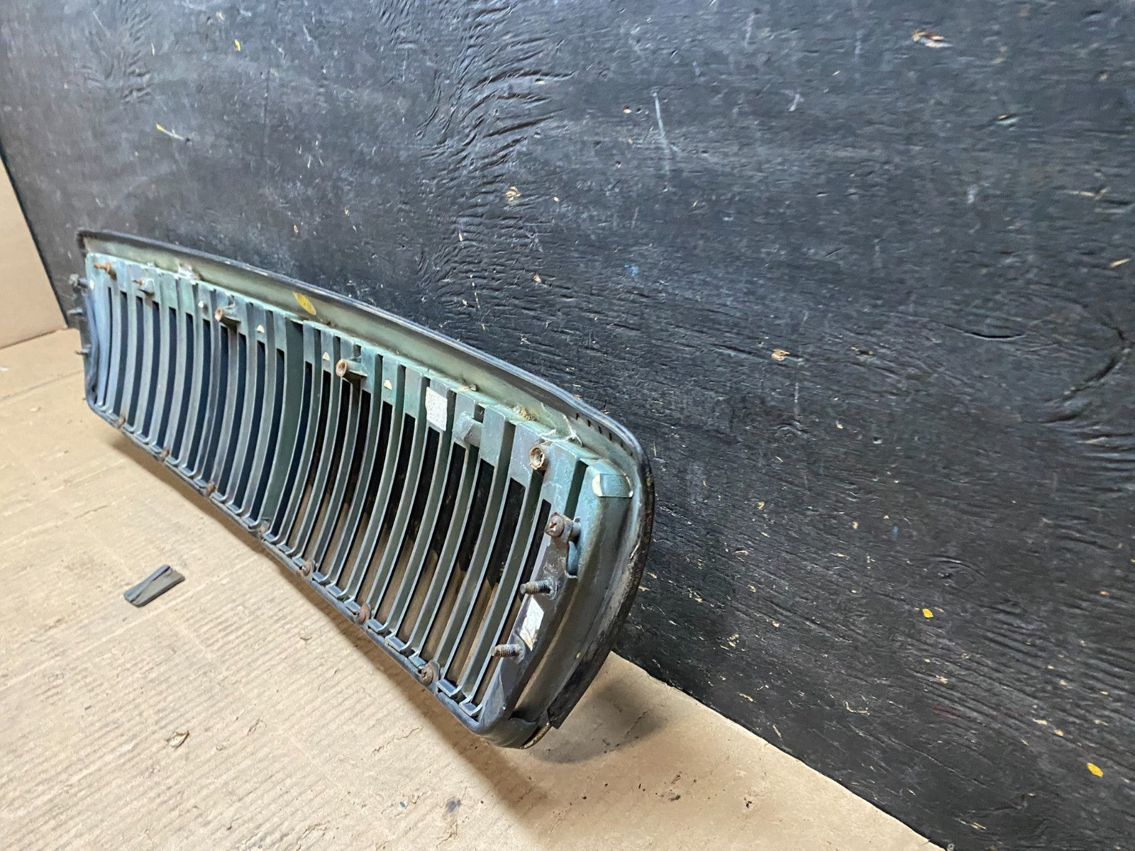 2002 to 2005 Hyundai XG350 Front Upper Grill Grille W/Emblem u6377  DG4