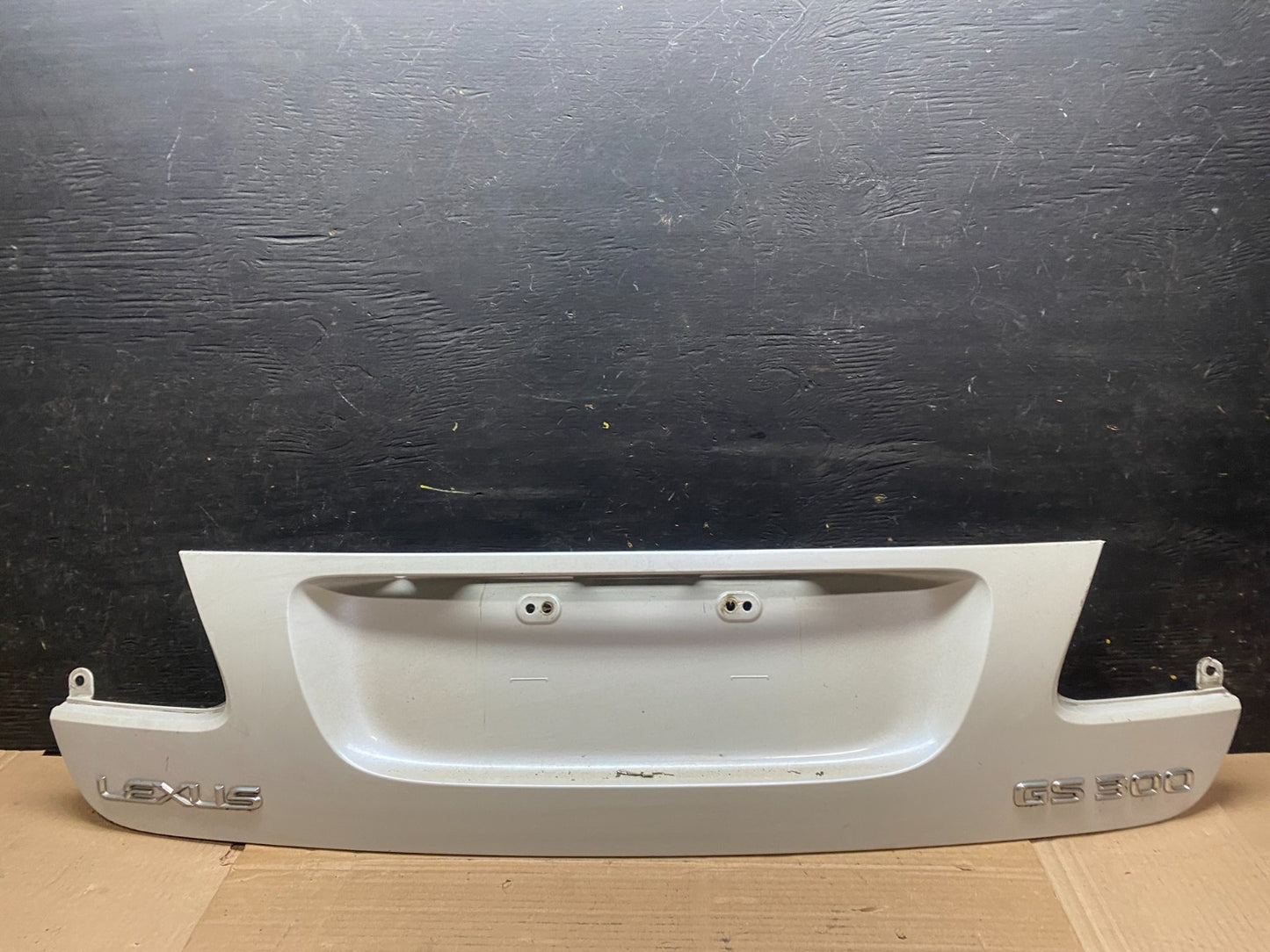 2007-2011 Lexus GS300 Trunk License Plate Trim Panel Cover 76801-30140 V2832  DG0