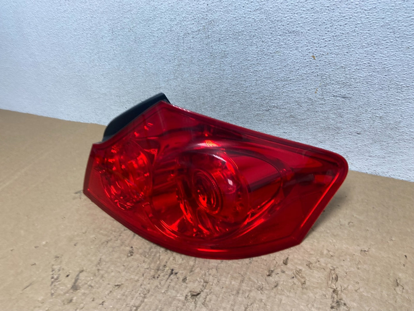 2007 to 2013 Infiniti G35 G37 Sedan Right Passenger Rh Tail Light AF8437 DW1