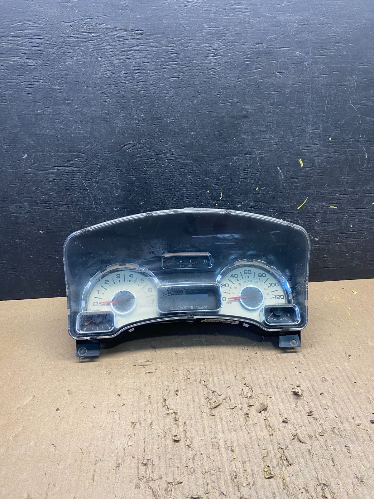 2007 2008 Ford  Expedition Speedometer Cluster Gauge Oem t1758 DG0