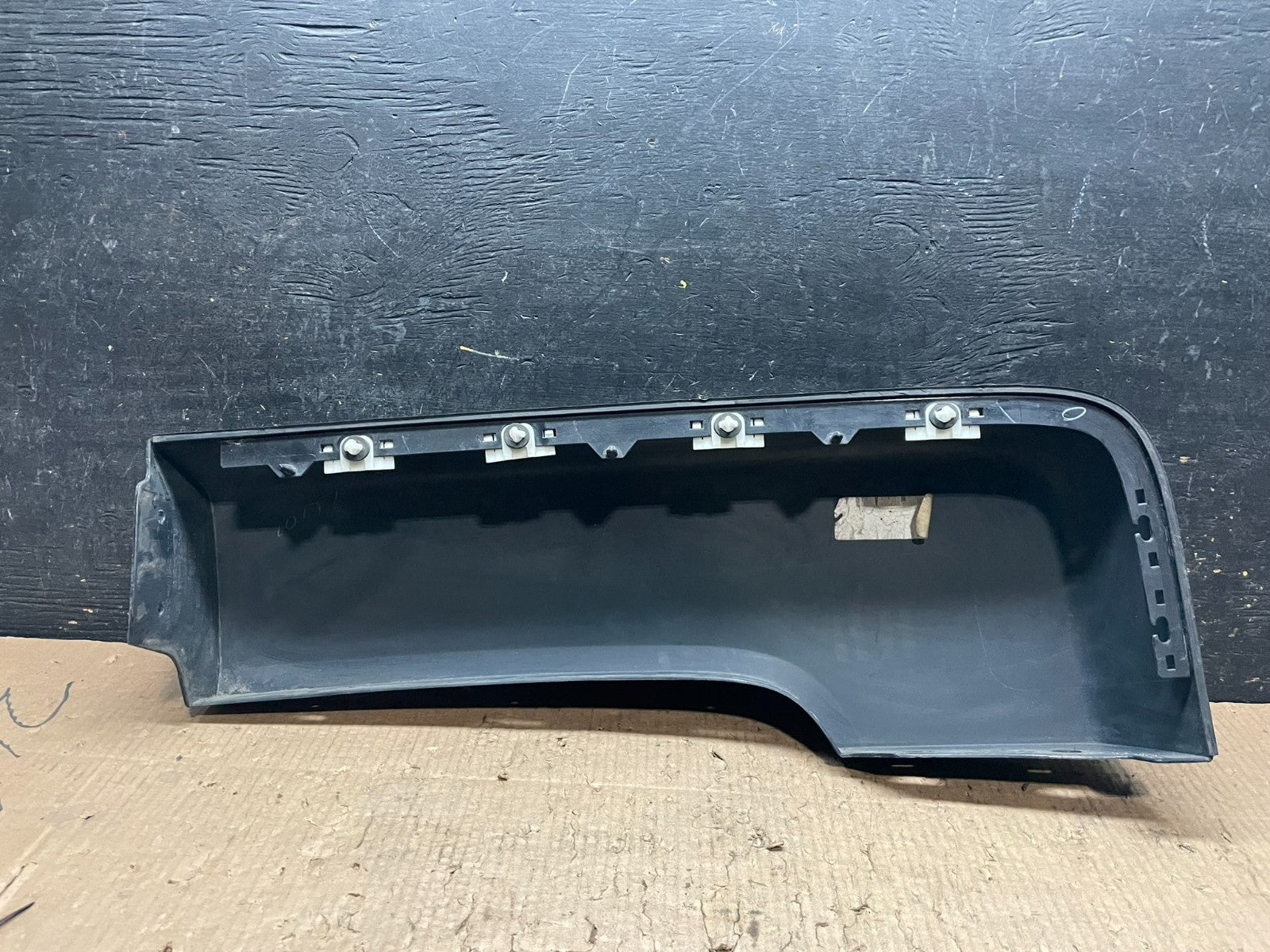 2006 to 2010 Hummer H3 Rear Right Flare Door Molding Trim OEM Y6717 DG10