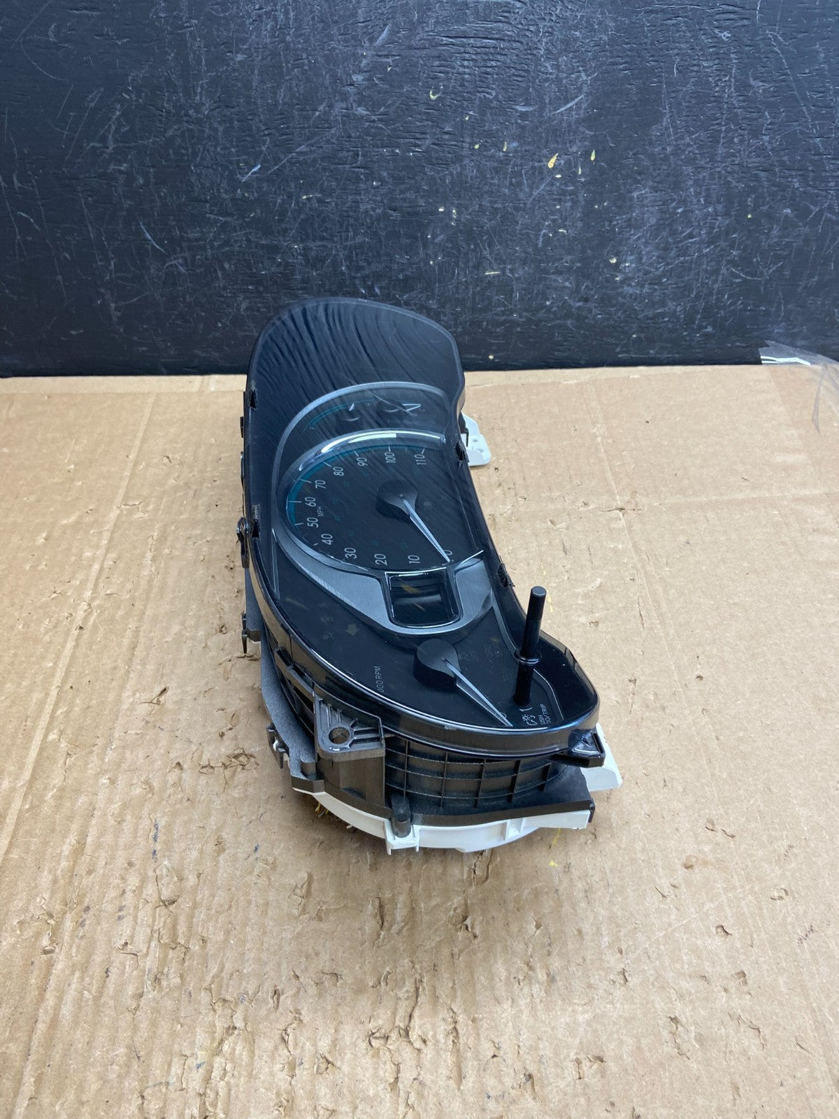 2011 Toyota Sienna Speedometer Cluster Gauge AD6904 DG1