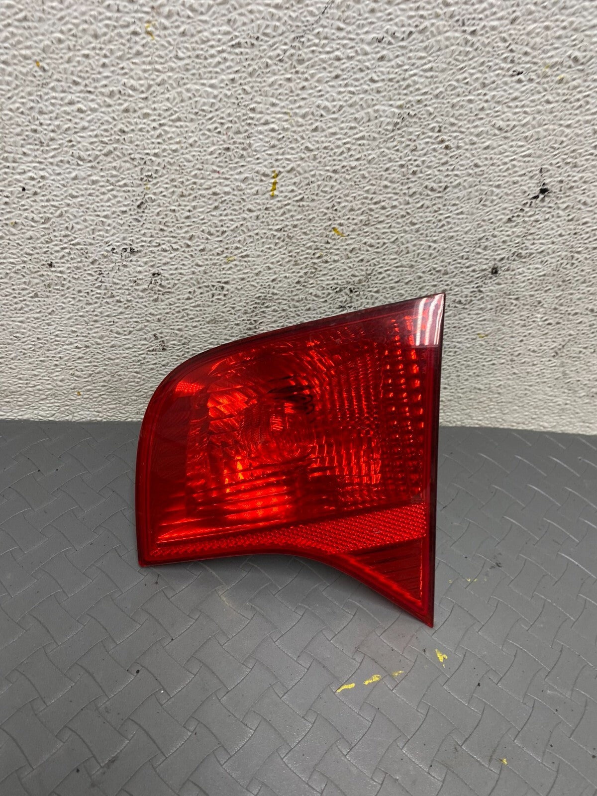 2004-2008 Audi A4 Sedan Right Passenger RH Side Inner Tail Light OEM A2759 DG10