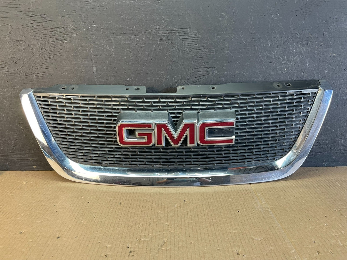 2007 to 2012 GMC Acadia Front Upper Grill Grille AE3743 DG0