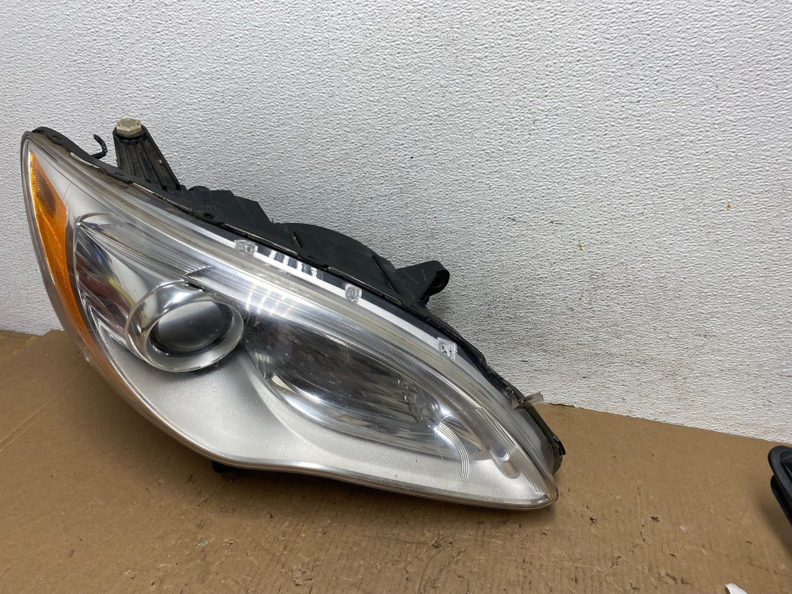 2011 2012 2013 2014 Chrysler 200 Right Passenger Halogen Headlight AD8158 DW1