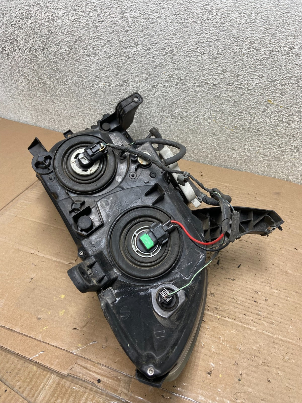 2013 to 2016 Nissan Pathfinder Left Driver LH Side Headlight Halogen AA94998