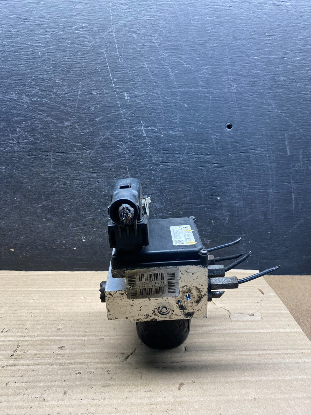 2011 - 2014 Ford E250 E350 Van ABS Anti Lock Brake Pump Module AH9997 DW4