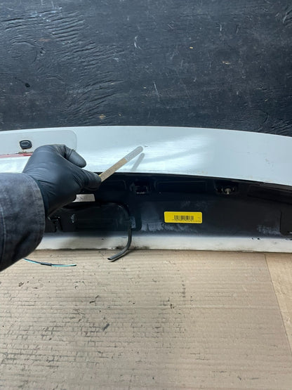 2009 to 2014 Volkswagen Routan Rear Spoiler U8135 PS9