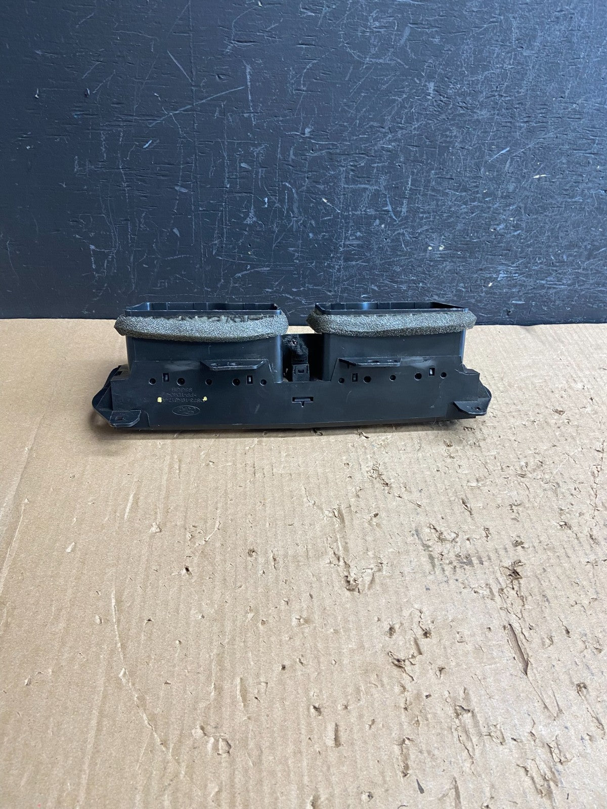 2013 to 2016 Ford Fusion Center Dash Air Vents DS73-19K617-A af1487 DG3