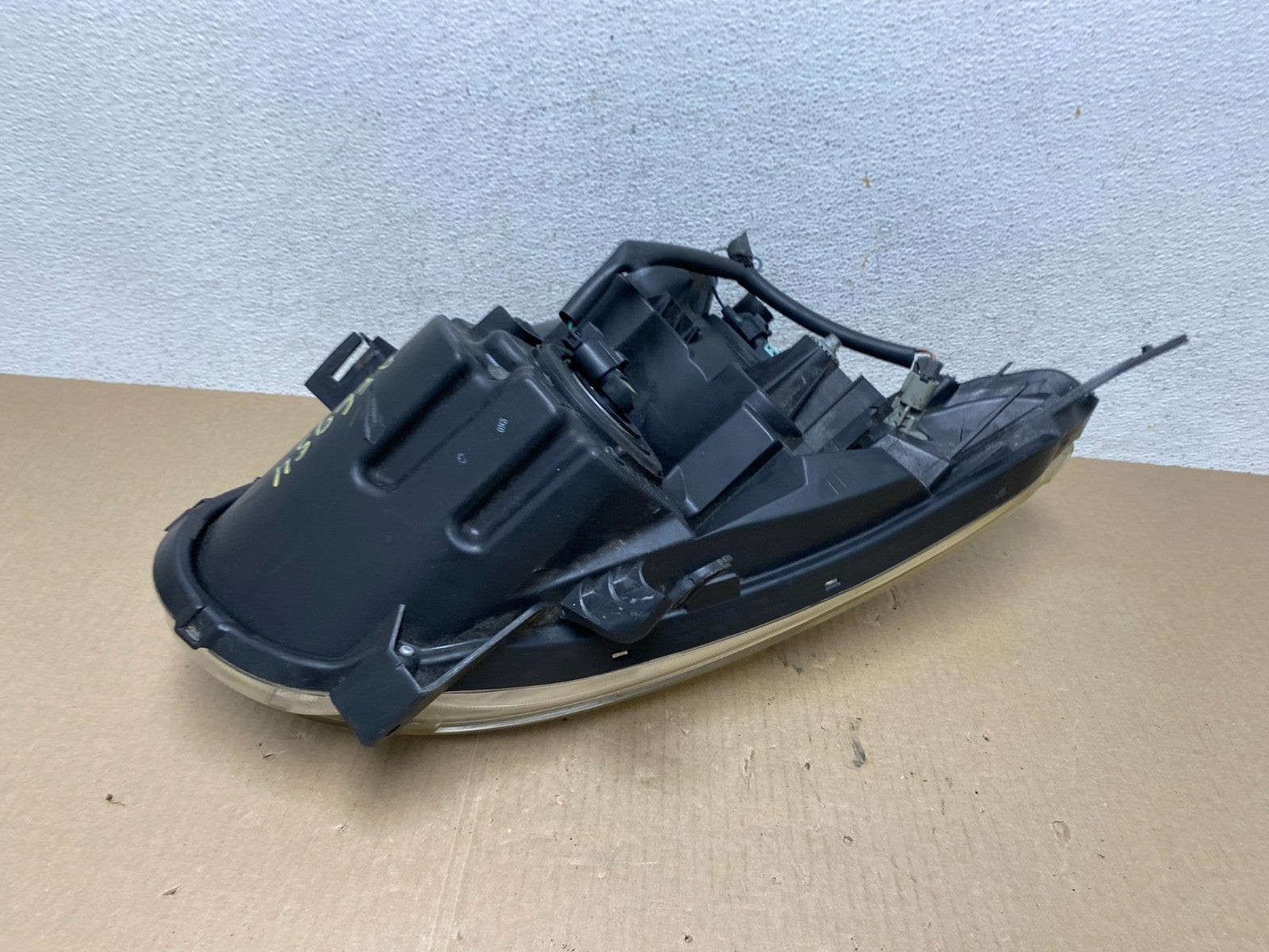 2008 to 2013 Nissan Rogue Left Driver LH Halogen Headlight AE6954 DW8