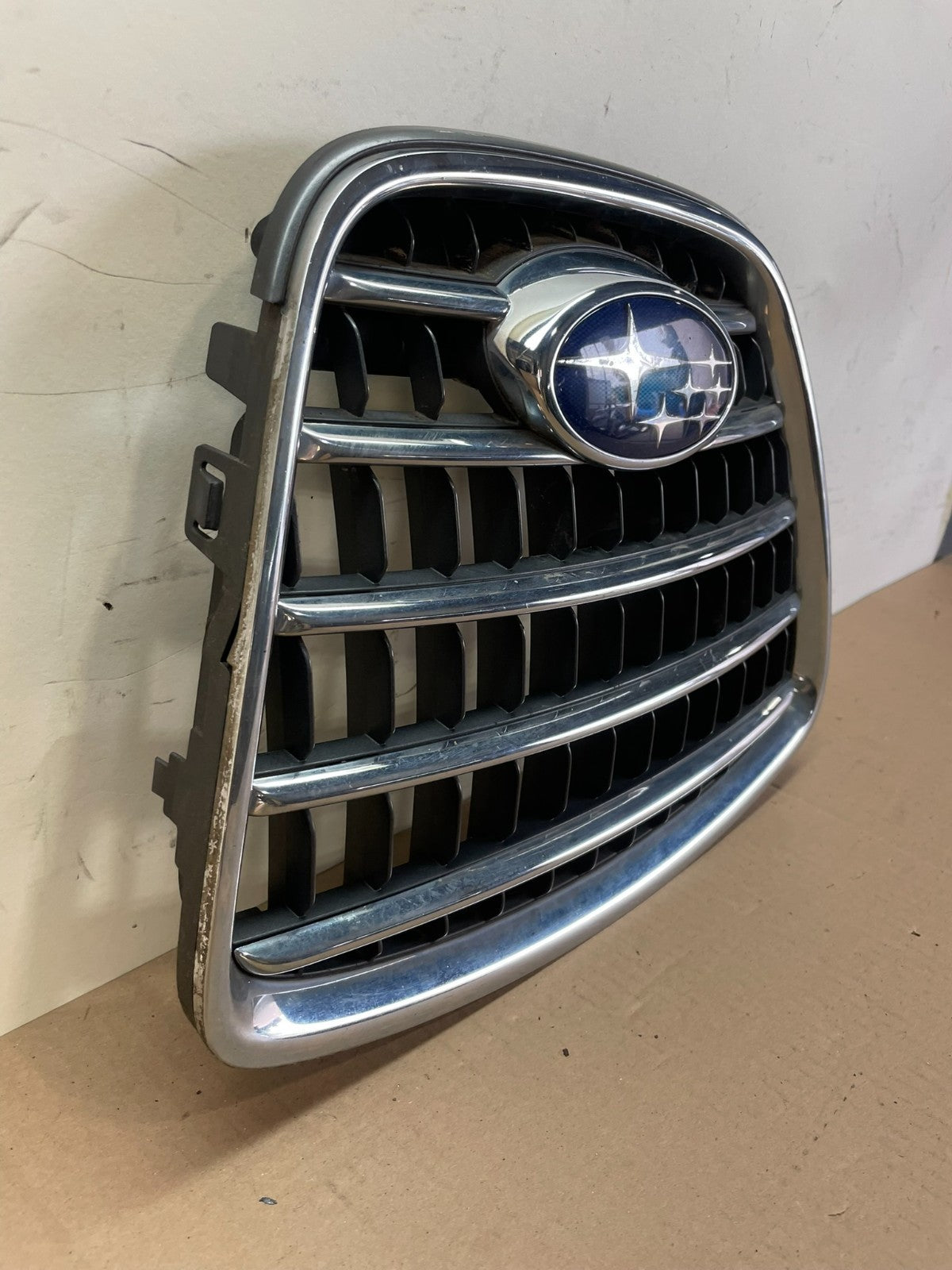 2006 - 2007 Subaru Tribeca Front Upper Grill Grille AG7702 DG2