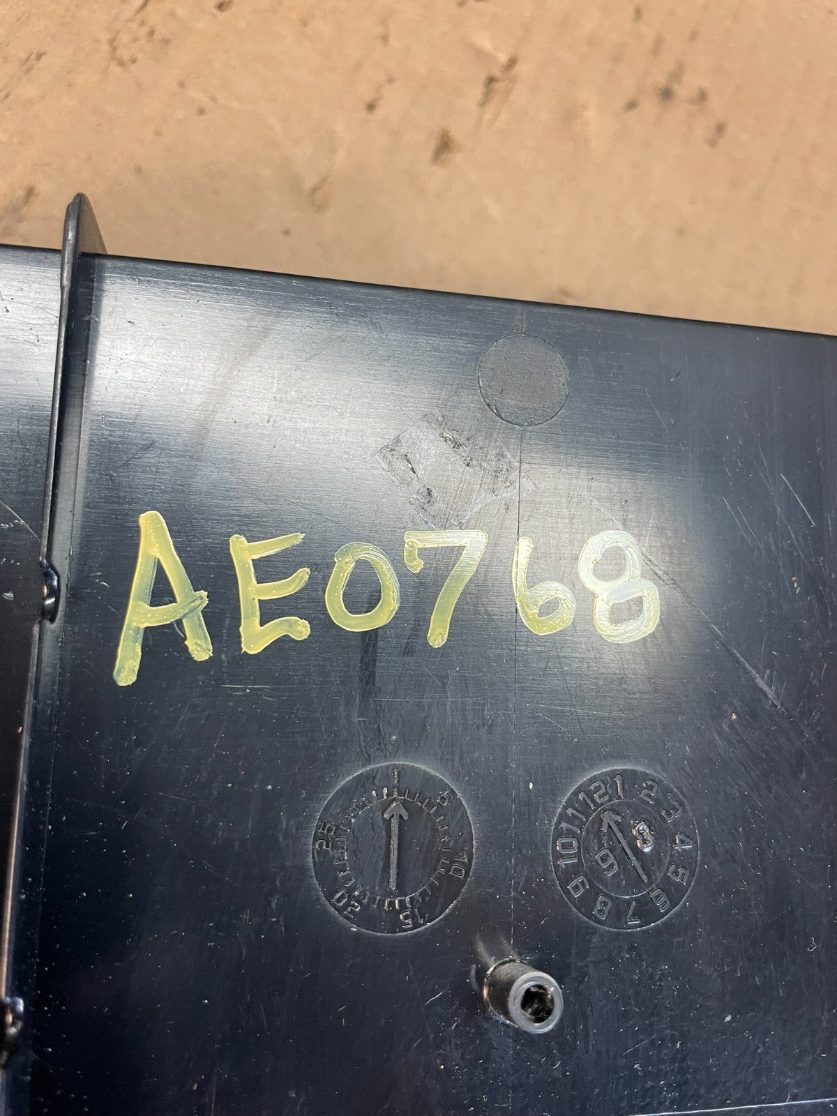 1998 - 2011 Ford Crown Victoria Trunk Rear Garnish License Plate Panel AE0768 DG5