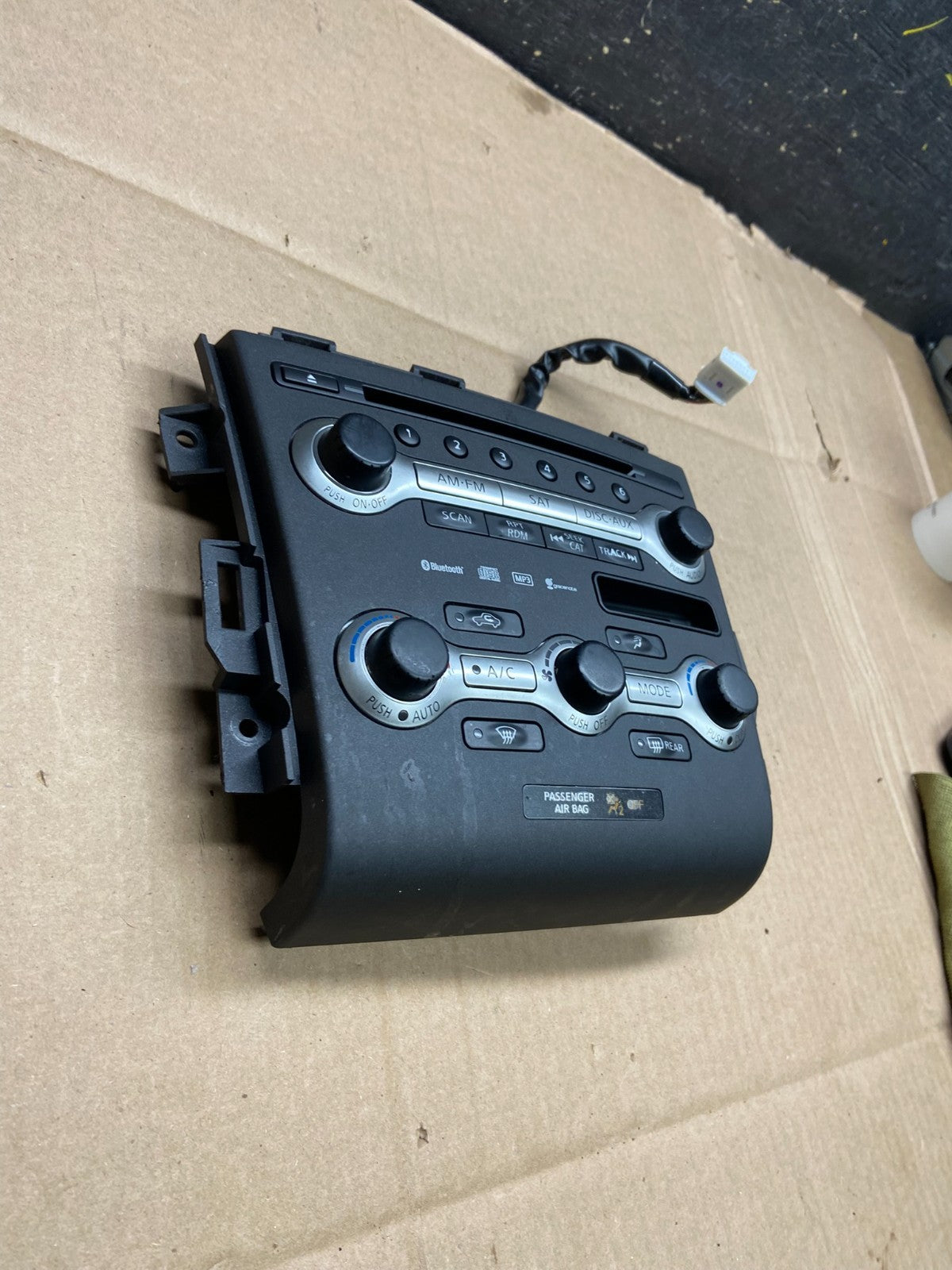 2009 - 2010 Nissan Murano AM FM Radio CD Climate Control Panel Oem Y2125 PS2