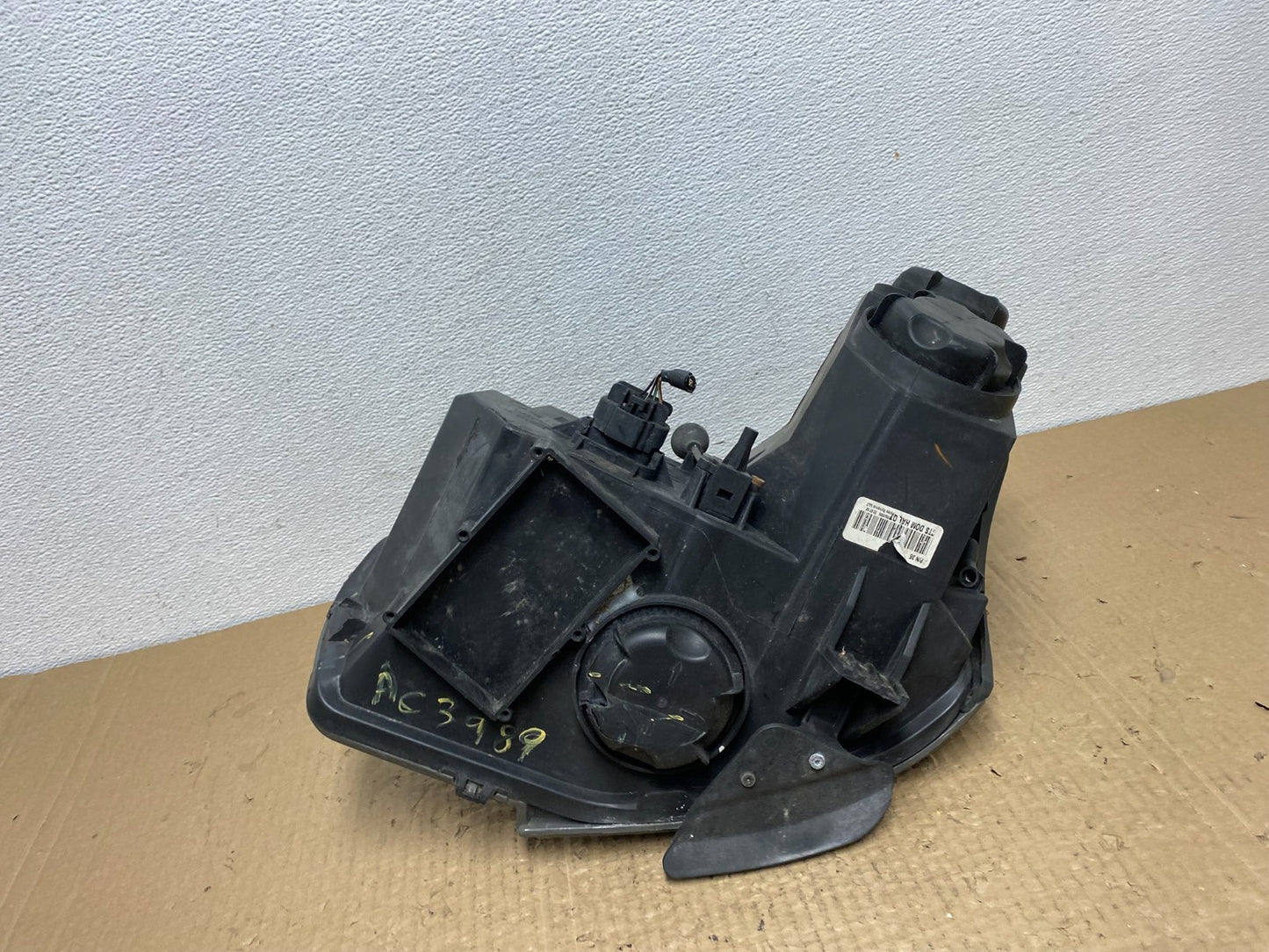 2003 to 2007 Cadillac CTS Right Passenger RH Halogen Headlight Oem AC3989 DW7