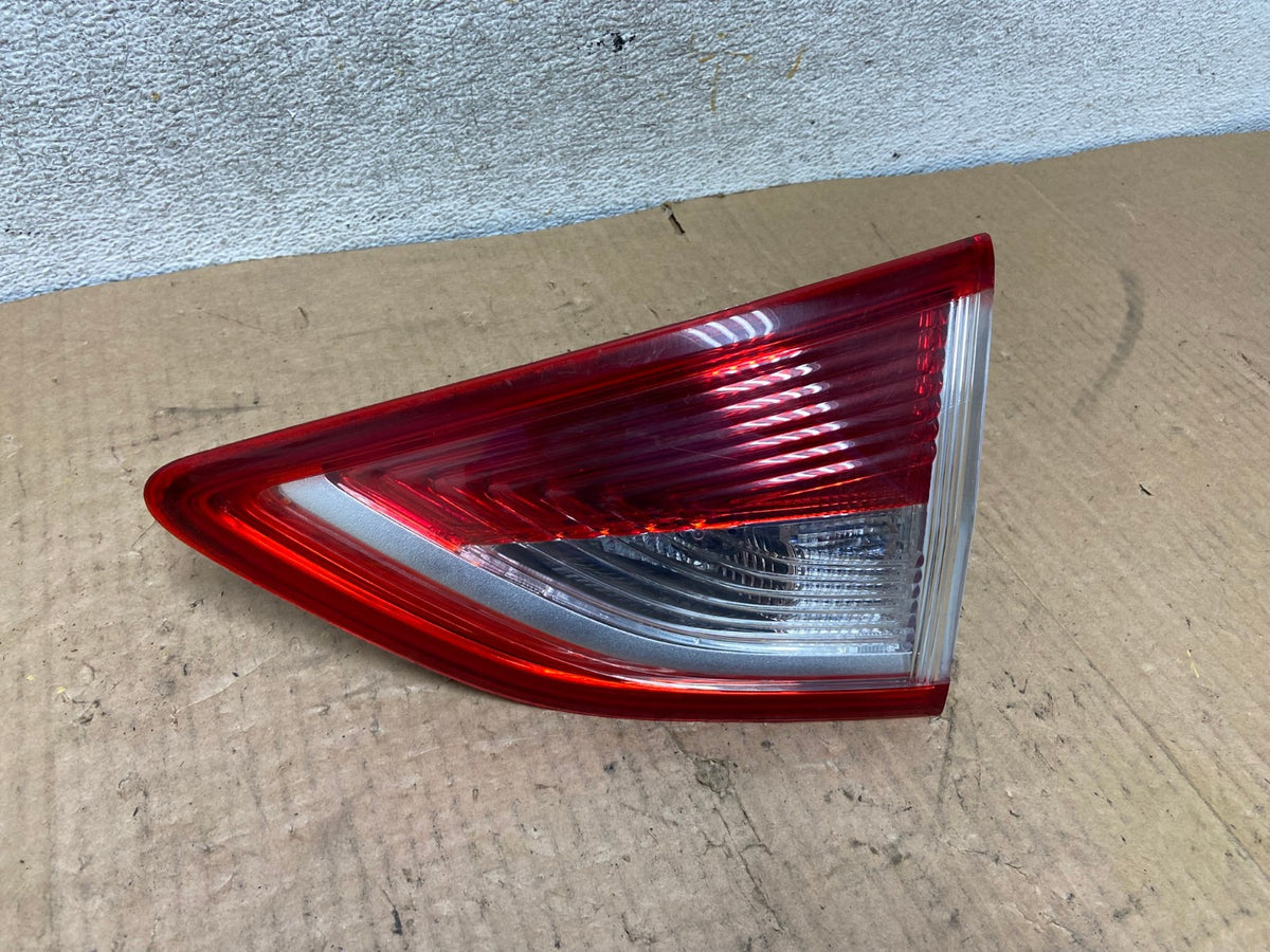 2013 to 2016 Ford Escape Right Passenger RH Side Inner Tail Light AI8075 LK0