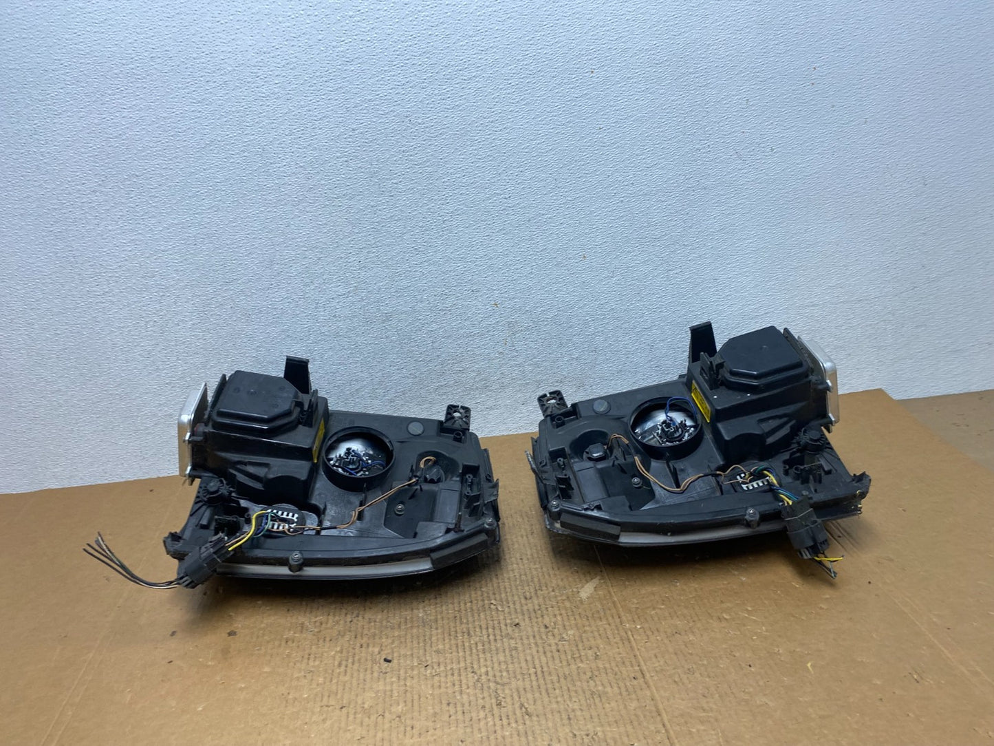 2007 - 2014 Cadillac Escalade Left+Right Side Xenon HID Headlights AE1434 DW11