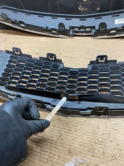 2011 to 2014 Chevrolet Cruze Upper Lower Set Grill Grille V9300 DG6