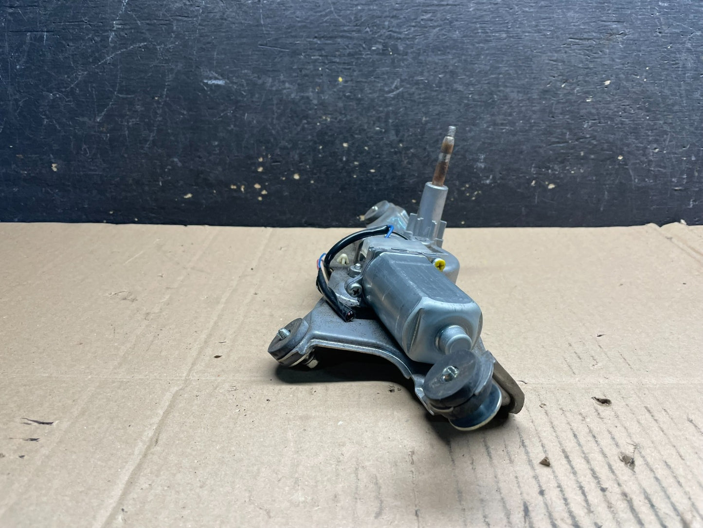 2007 to 2015 Mazda CX-9 CX9 Windshield Rear Wiper Motor V2002 DG2