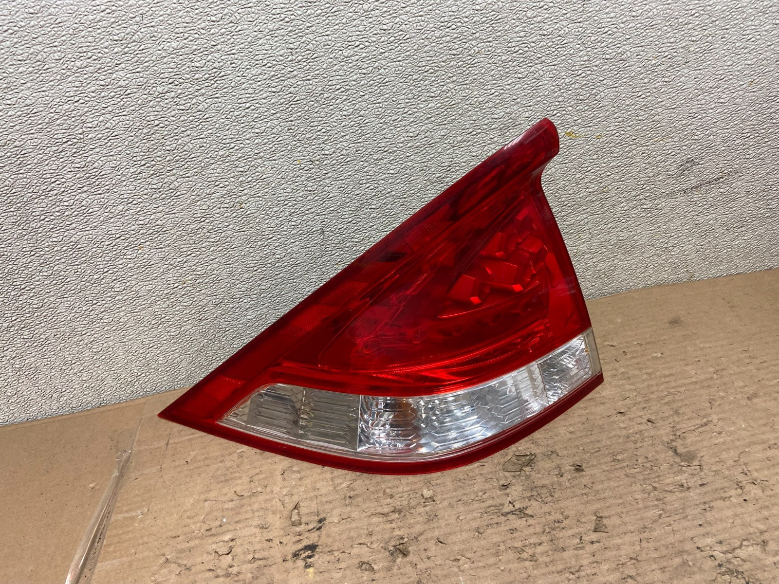 2010-2011 Honda Insight Left Driver LH Side Tail Light OEM AA9787 DG0