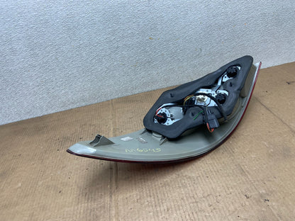 2006 - 2010 Mercedes W251 R-CLASS Right Passenger RH Side Tail Light AA6545 DW5