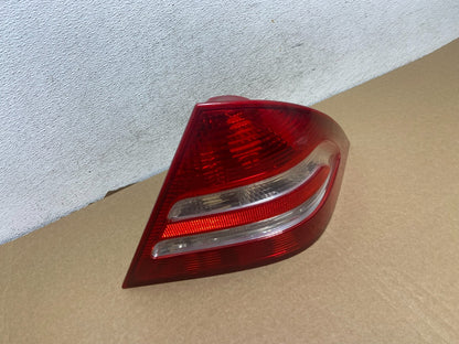 2005-2007 Mercedes-Benz C230 W203 C-Class Right Passenger Tail Light AF7267 DW2