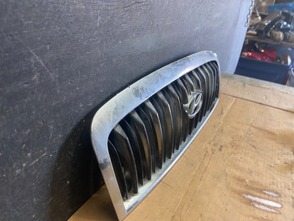 2001 to 2005 Hyundai Sonata Front Upper Grille Grill Bumper OEM Q9982 DG2
