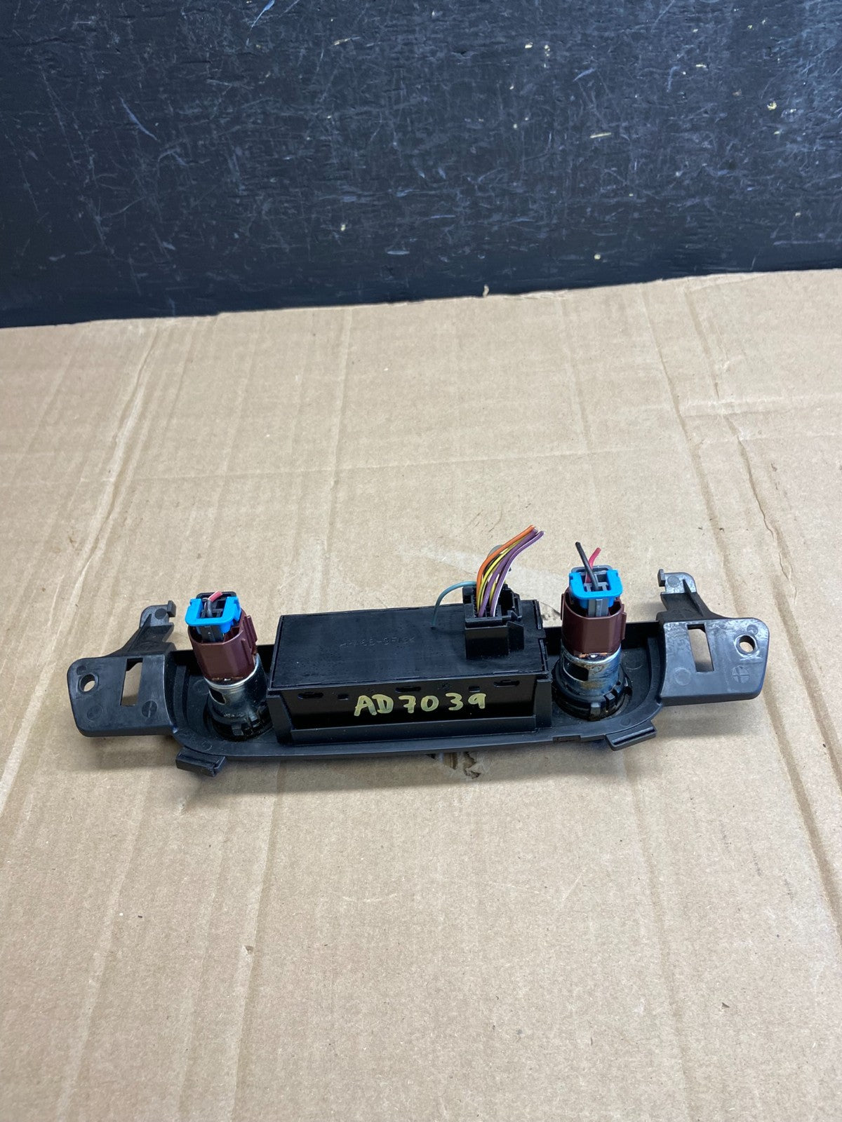 2007 - 2014 Chevrolet Tahoe Yukon Pedal Traction Control Switch af1485 DG3