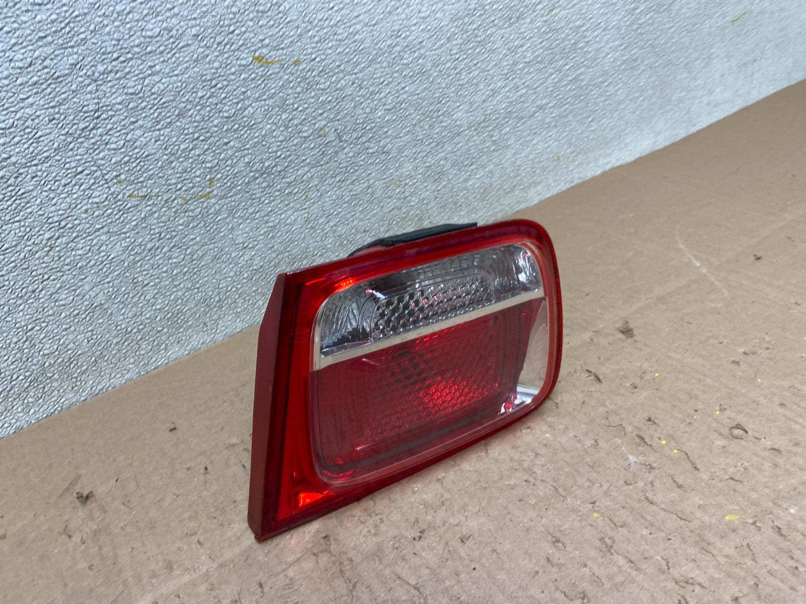 2013-2016 Chevrolet Malibu Right Passenger Rh Inner Tail Light Oem Y2949 DW2