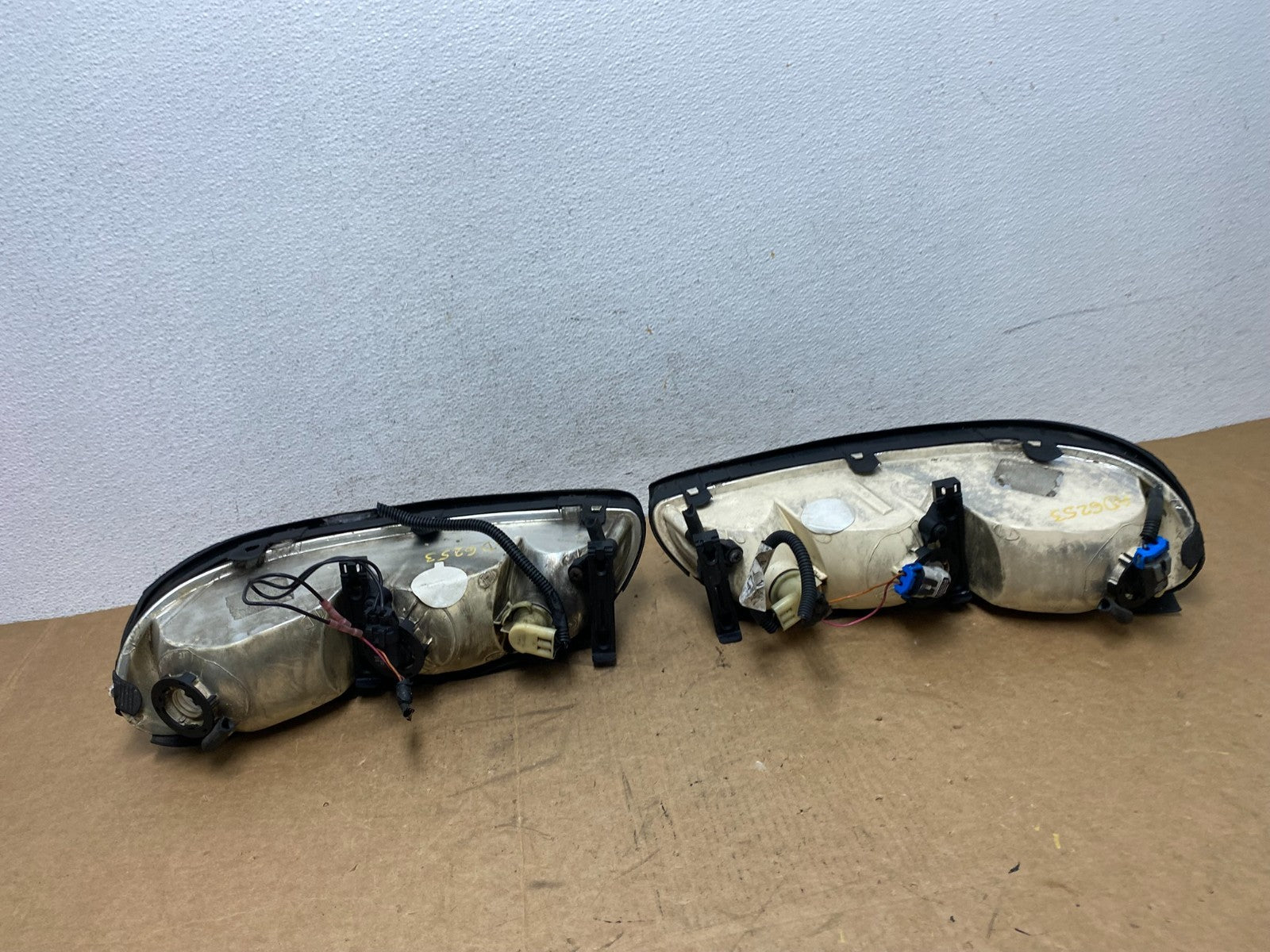 1997 to 2003 Chevrolet Malibu Left+Right Side Headlights AD6253 DW5