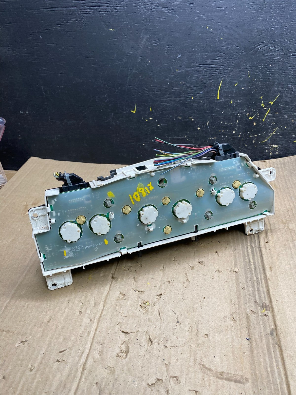 2006 Ford E350 Gauge Speedometer Cluster OEM x1801 DG3