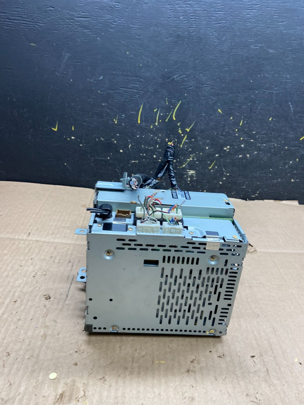 2003-2005 Infiniti FX45 FX35 Radio Stereo Cassette Display Screen Y2511 DG4