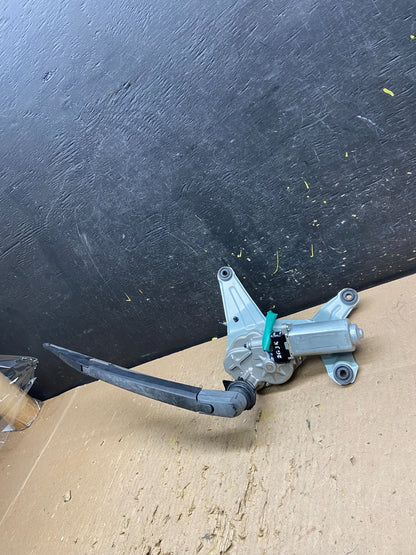 2010 - 2012 Hyundai Santa Fe Rear Glass Windshield Wiper Motor t8692 DG2