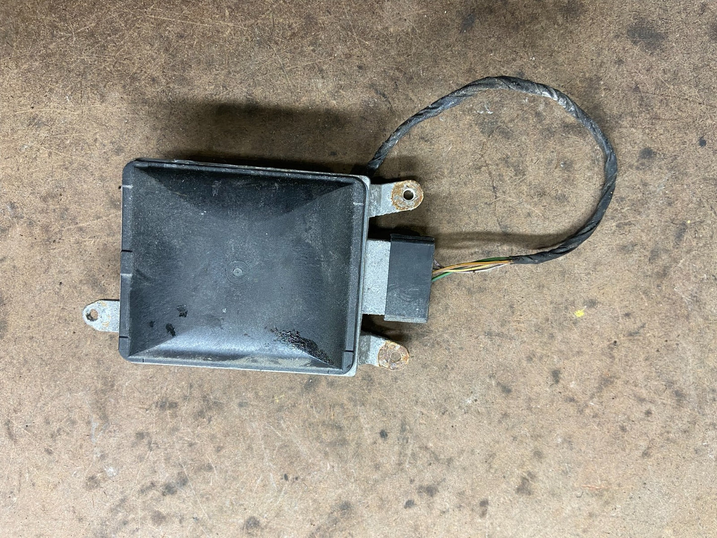 2011 to 2019 BMW Rear Blind Spot Sensor Control Module OEM L1209 DG1