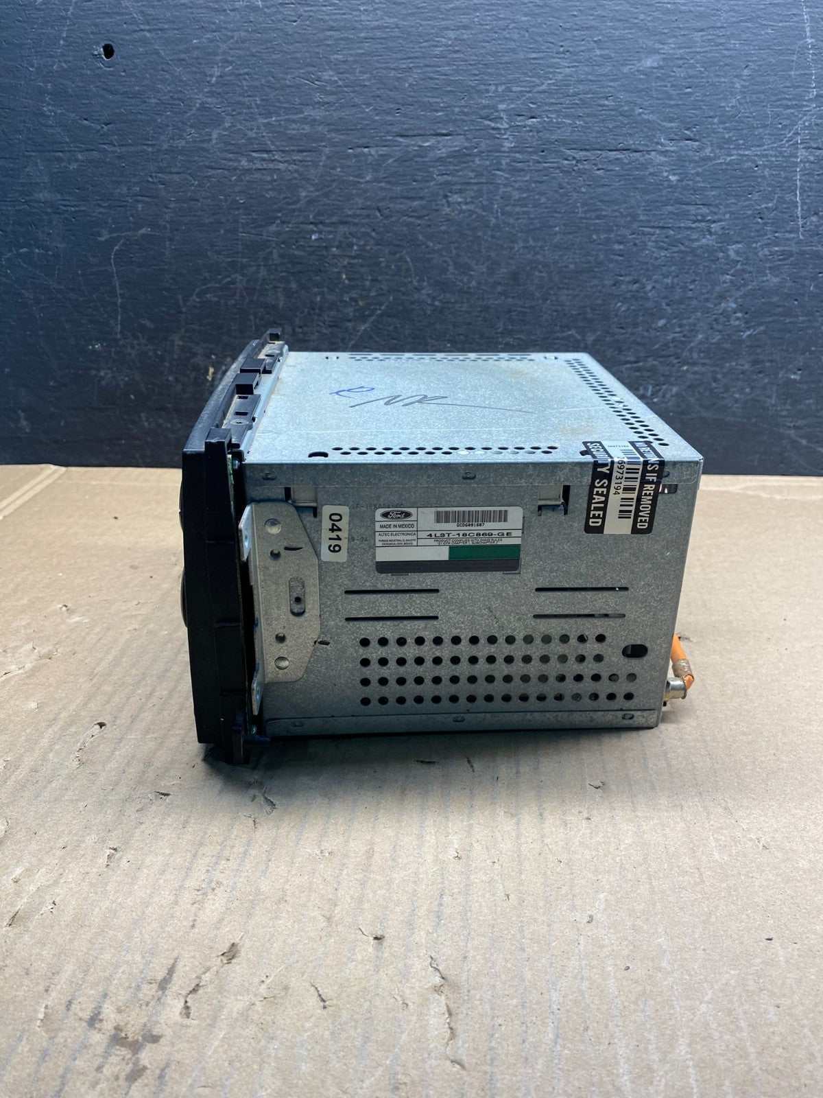 2004 to 2008 Ford F150 Mustang Radio Stereo Audio AM/FM AE7935 DG1