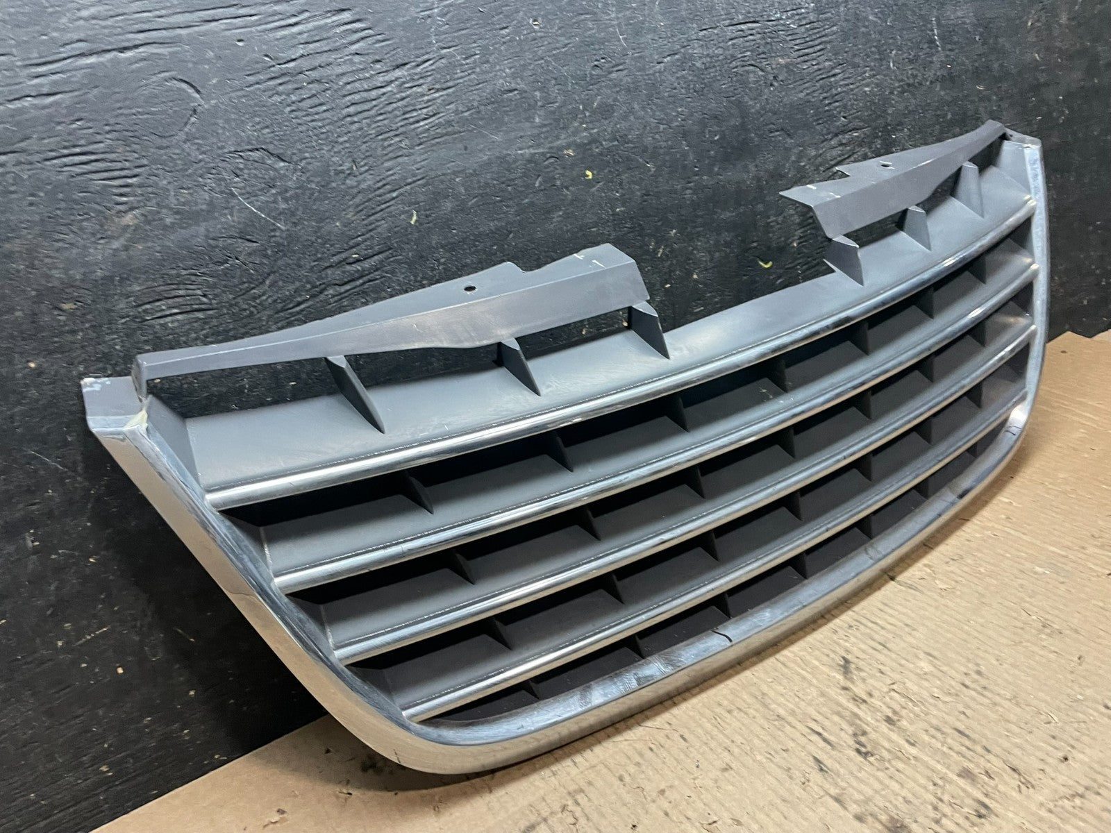 2008 to 2010 Chrysler Town & Country Front Upper Grill Grille Oem  Y1253 DG1