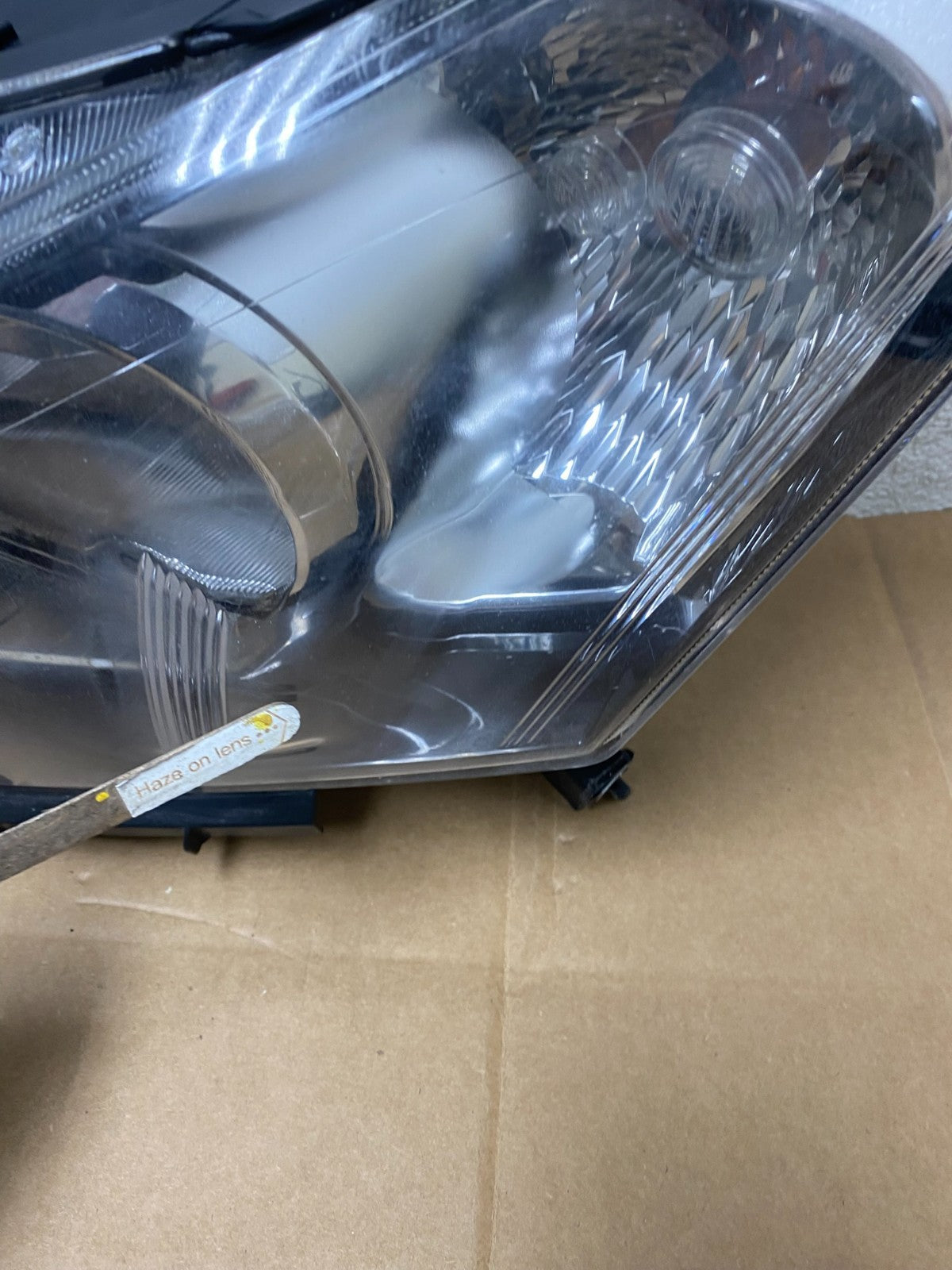 2011 to 2015 Chevrolet Cruze Halogen Left+Right Set Headlights V4877 DW10