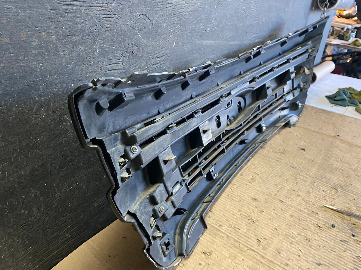 2011 to 2015 Ford Explorer Upper Front Grill Grille Oem S9587 DG9