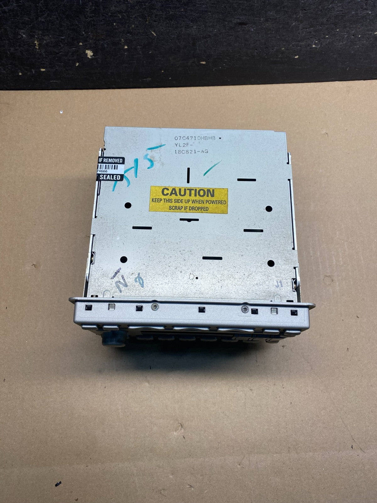 2002 to 2004 Lincoln Navigator Radio Stereo 6 CD Player AM/FM AI7373 DG3